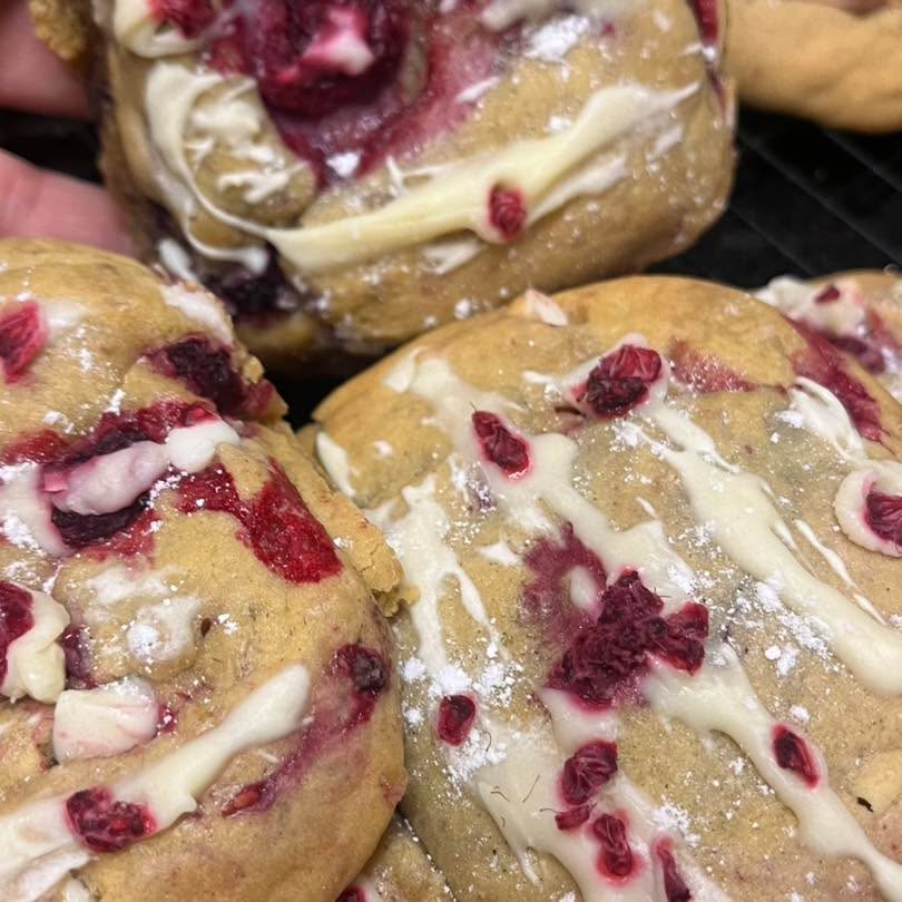 🍪 RASPBERRY & WHITE CHOC -🍪