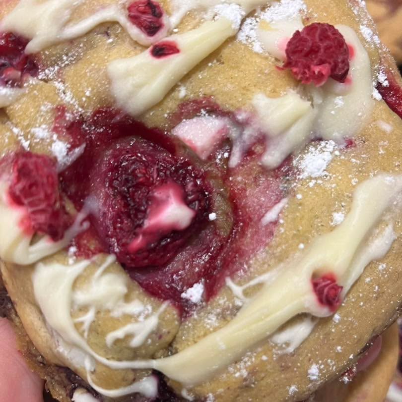 🍪 RASPBERRY & WHITE CHOC -🍪